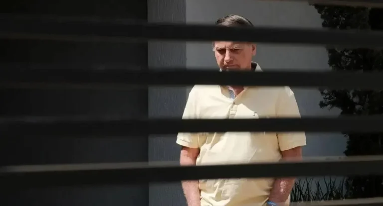Bolsonaro inicia reabilitação após cirurgia de hérnia em Brasília