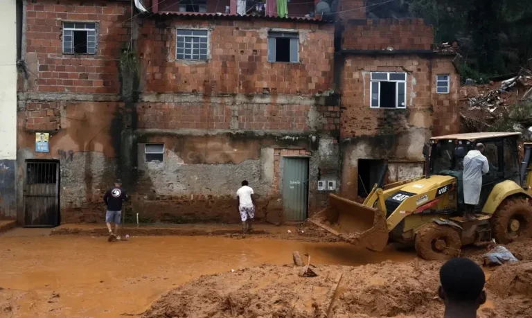 Inmet emite alerta de grande perigo para chuvas intensas em Minas