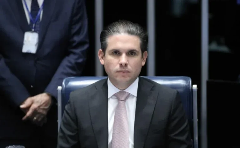 Motta encaminha PEC do fim da escala 6×1 à CCJ da Câmara dos Deputados