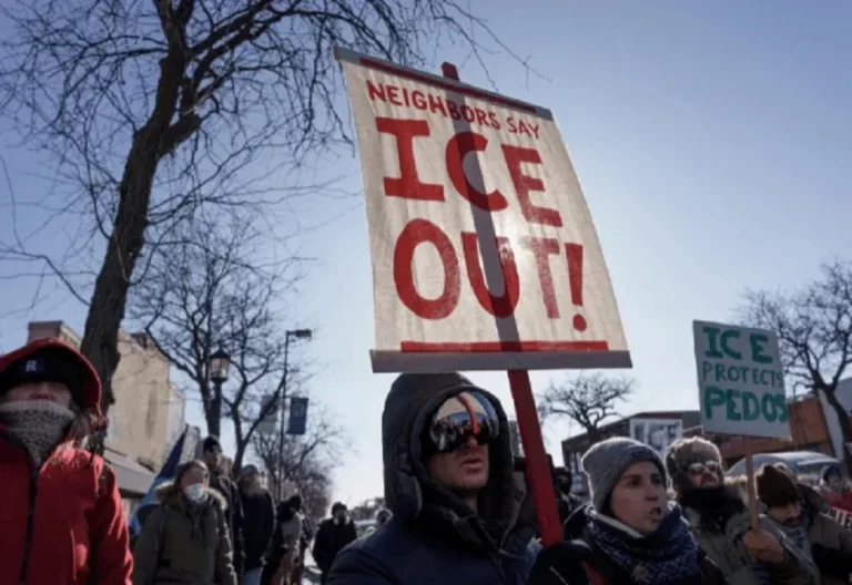 Protestos contra o ICE se espalham pelos EUA e chegam à Europa neste fim de semana