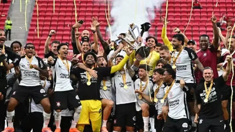 Corinthians bate o Flamengo na decisão e é campeão da Supercopa do Brasil