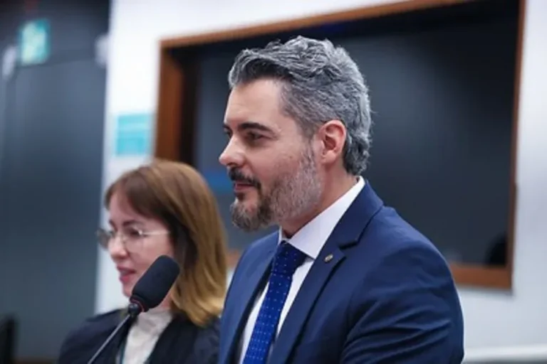 Deputado Thiago Flores assina PEC que corrige injustiça da Reforma Tributária na reciclagem