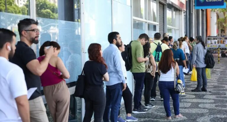 Escala 6×1: propostas no Congresso avançam para pôr fim à jornada; veja qual está mais perto de passar