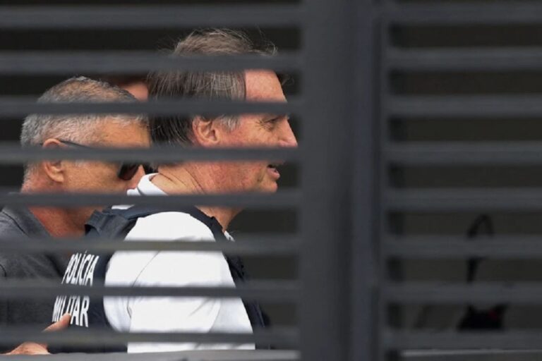 Laudo médico recomenda cirurgia no ombro de Jair Bolsonaro