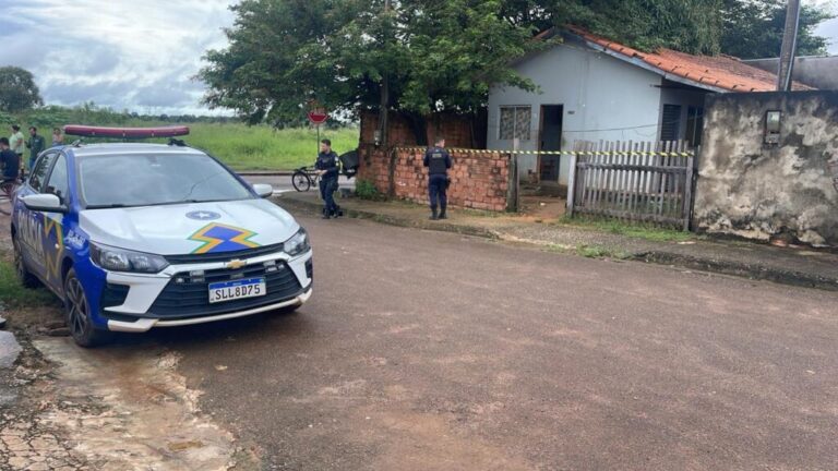 Corpo de homem em decomposição é localizado em residência no bairro Jatobá 2, em Rolim de Moura