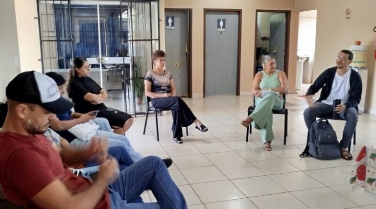Equipe da Casa da Criança participa de palestra sobre “Revelação Espontânea”