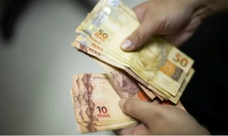 Governo propõe salário mínimo de R$ 1.717 em 2027