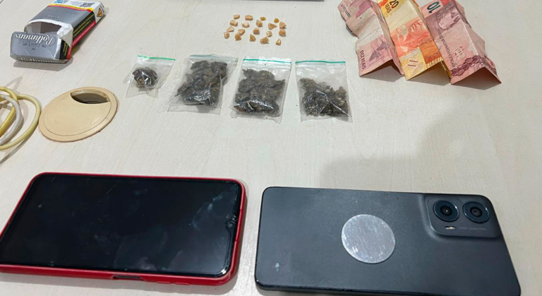 JI-PARANÁ – TENTATIVA DE FUGA TERMINA COM DROGAS APREENDIDAS E SUSPEITO DETIDO PELA POLÍCIA MILITAR