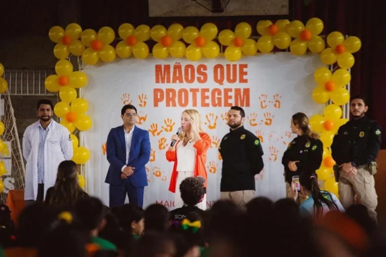 Deputada Ieda Chaves leva alerta sobre abuso infantil a alunos da Escola Santa Marcelina