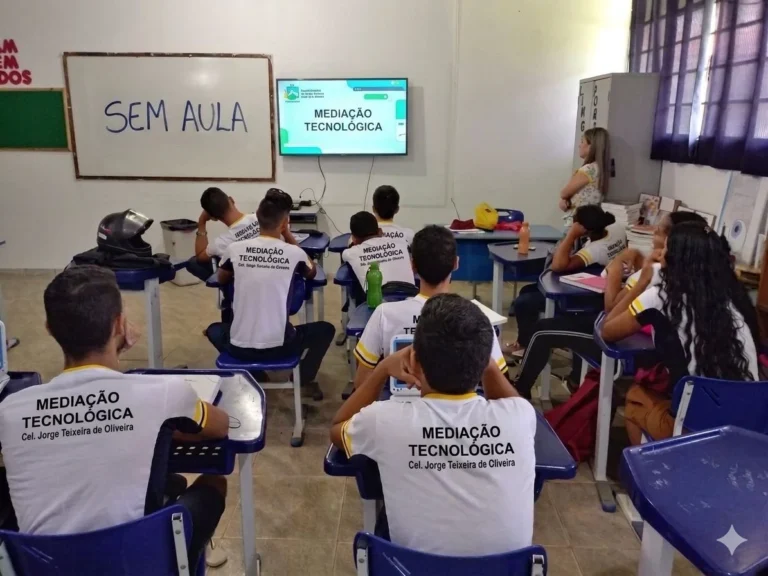 Mais de seis mil alunos da mediação tecnológica estão sem aulas há cerca de 15 dias em RO